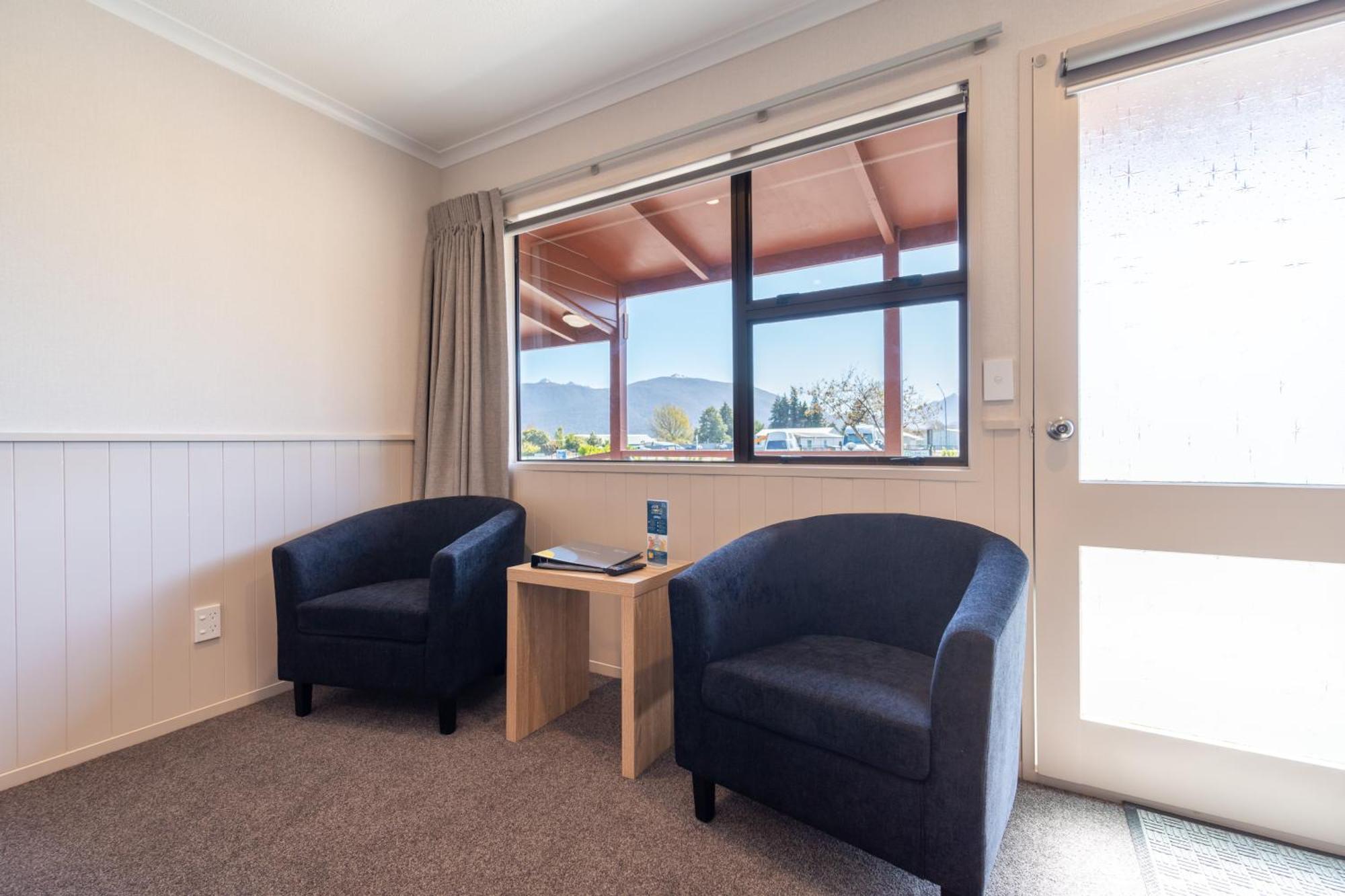 Te Anau Top 10 Holiday Park And Motels Exterior photo
