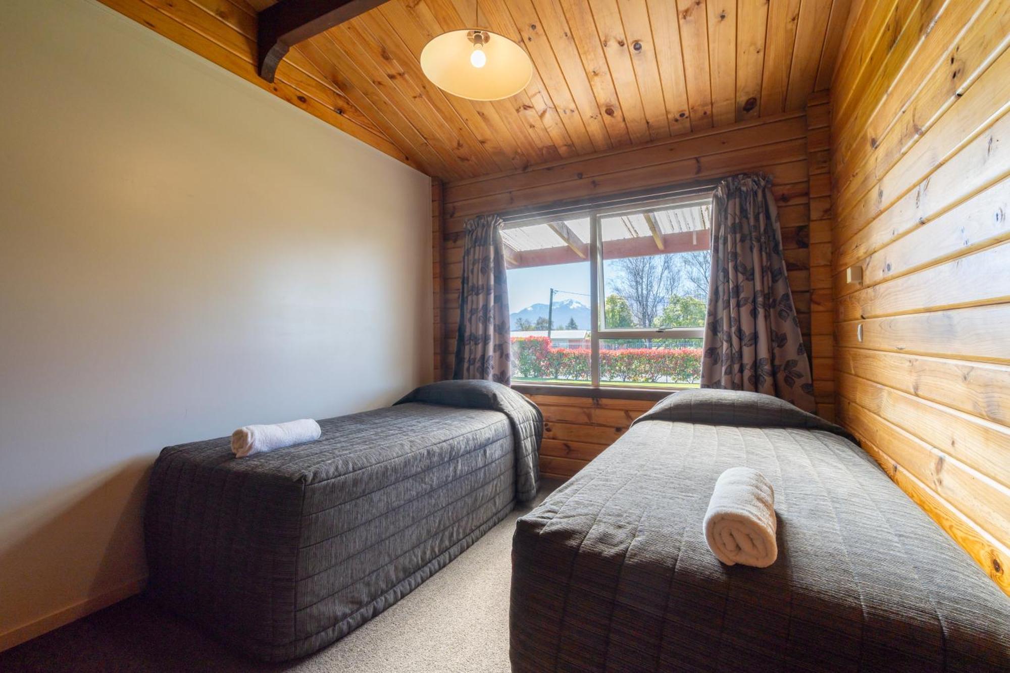 Te Anau Top 10 Holiday Park And Motels Exterior photo