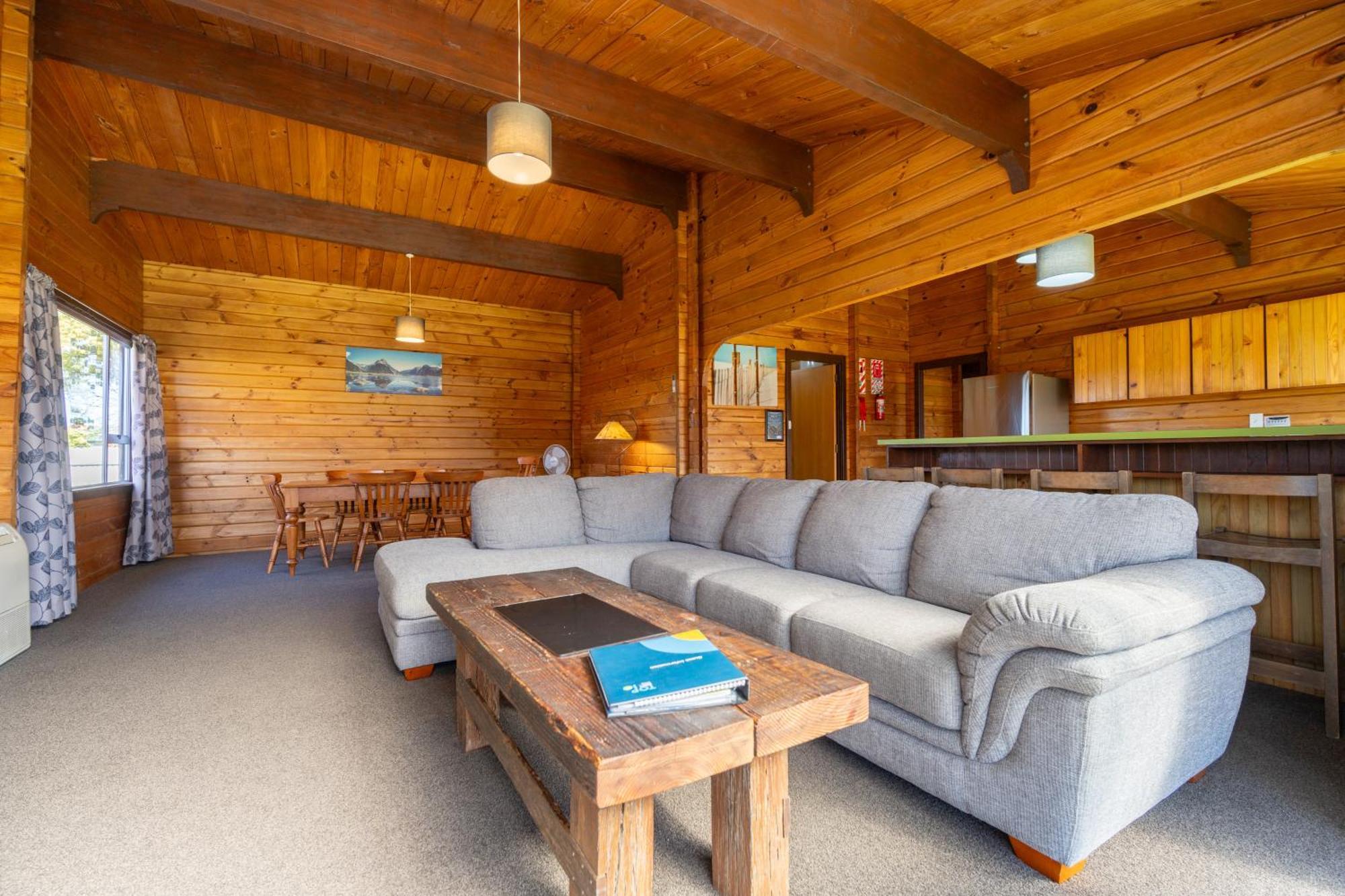 Te Anau Top 10 Holiday Park And Motels Exterior photo