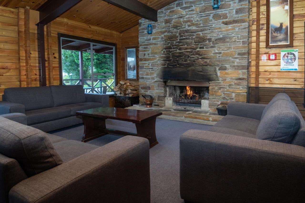 Te Anau Top 10 Holiday Park And Motels Exterior photo
