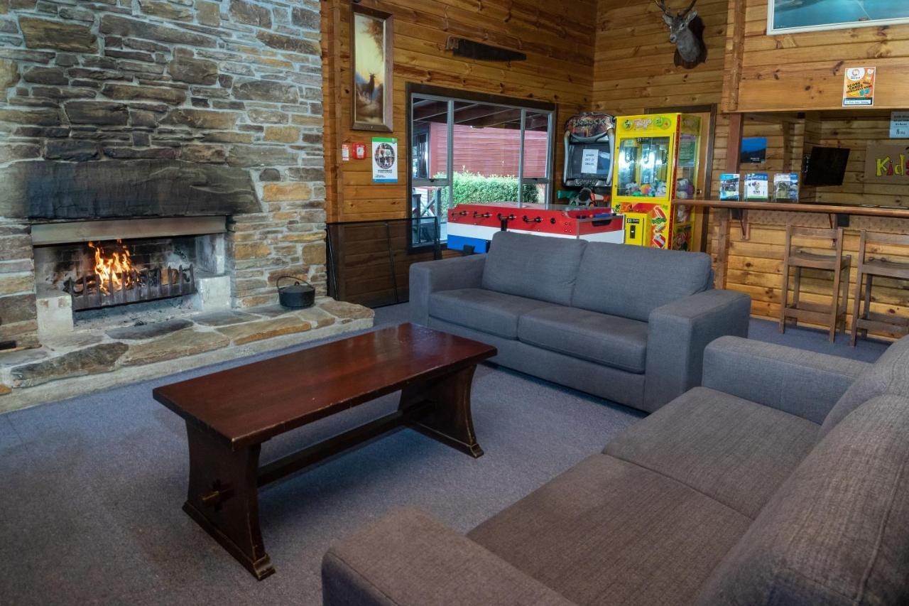 Te Anau Top 10 Holiday Park And Motels Exterior photo