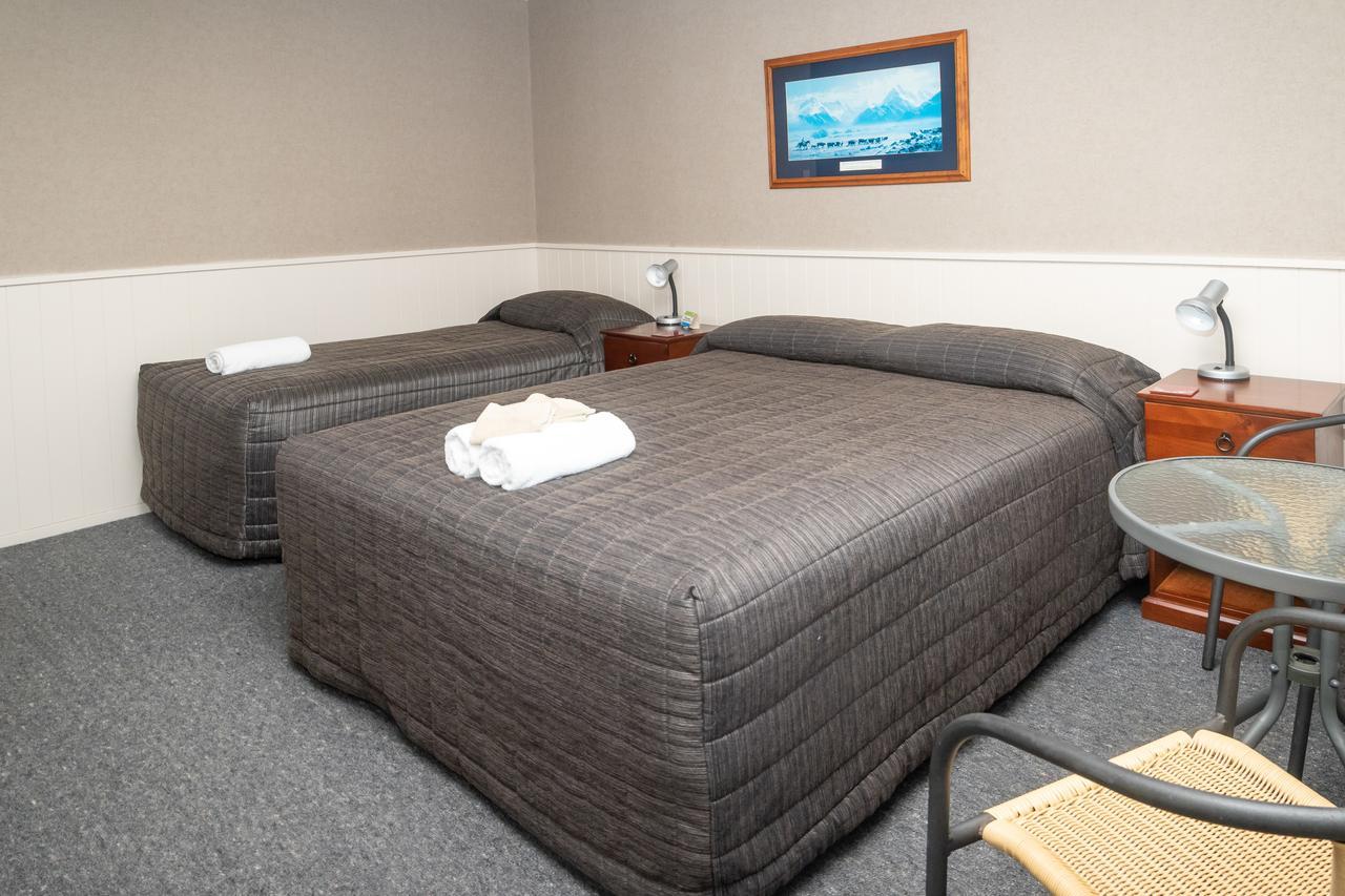Te Anau Top 10 Holiday Park And Motels Exterior photo
