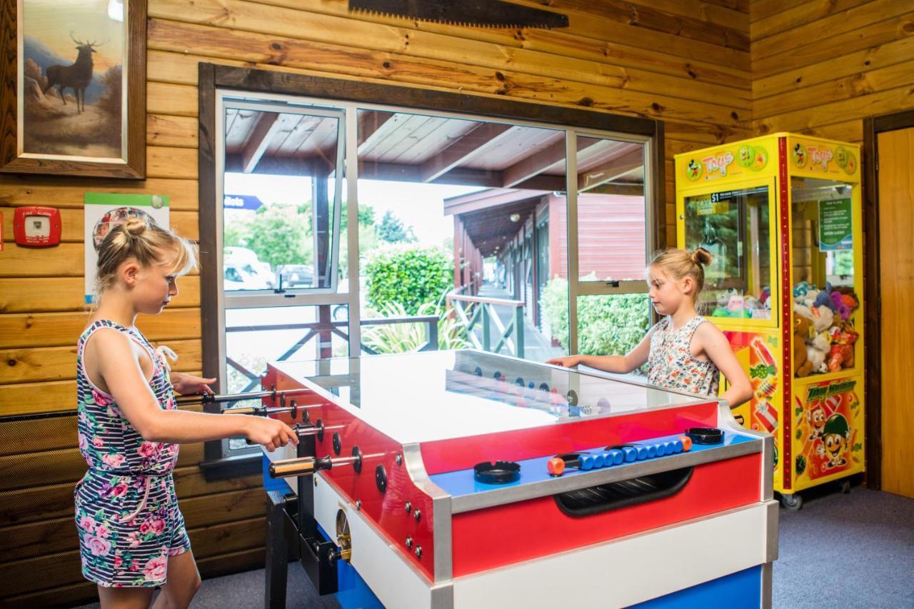 Te Anau Top 10 Holiday Park And Motels Exterior photo