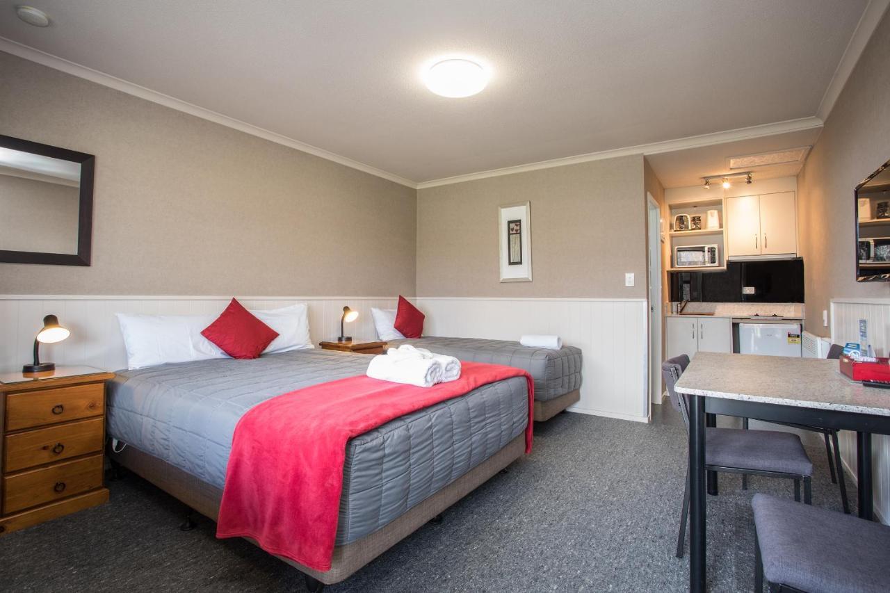 Te Anau Top 10 Holiday Park And Motels Exterior photo